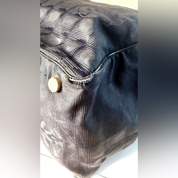 “Host Pick” CHANEL 🤩 Large Travel Line Tote MM Tote Bag Nylon Jacquard Leather - Picture 4 of 15